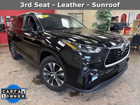 Used 2025 Toyota Highlander XLE AWD/4WD image 1