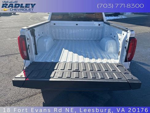 Used 2025 GMC Sierra 1500 SLT image 11