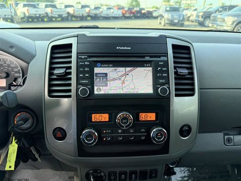 Used 2013 Nissan Frontier SL w/ Moonroof Pkg AWD/4WD image 35