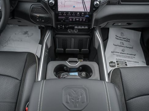 New 2026 RAM 2500 Laramie AWD/4WD image 36