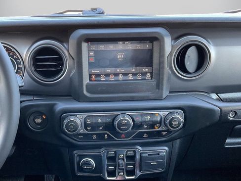 Used 2023 Jeep Gladiator Sport AWD/4WD image 12