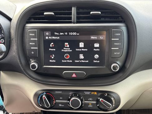 Used 2022 Kia Soul LX image 23