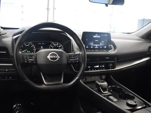 Used 2025 Nissan Rogue SV AWD/4WD image 23