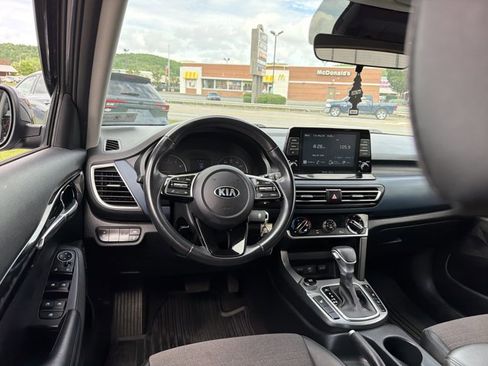 Used 2021 Kia Seltos S AWD/4WD image 14