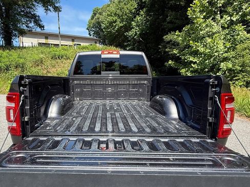 Used 2024 RAM 2500 Laramie w/ Safety Group AWD/4WD image 8