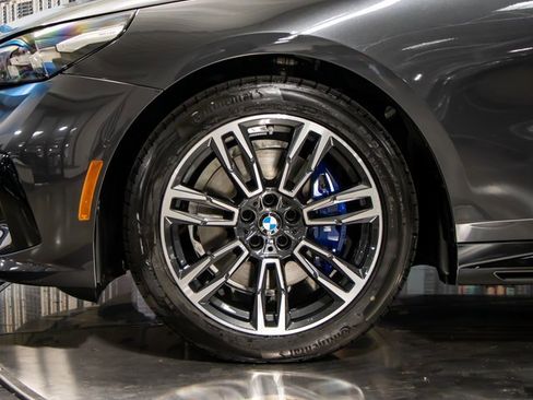 New 2026 BMW 530i xDrive w/ M Sport Package image 7