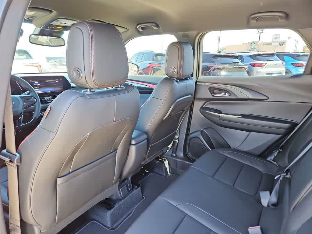Used 2025 Chevrolet TrailBlazer RS w/ Convenience Package FWD image 18
