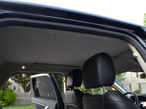 Used 2020 Land Rover Discovery Sport S image 10