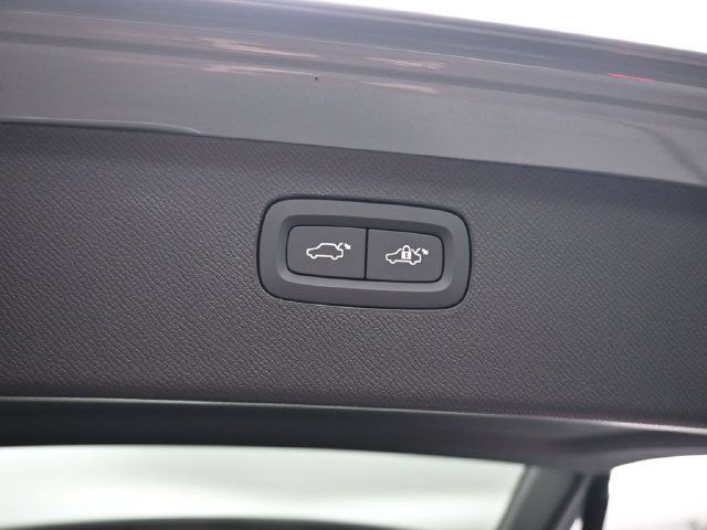 New 2026 Volvo XC90 B6 Plus w/ Protection Package Premier AWD/4WD image 33