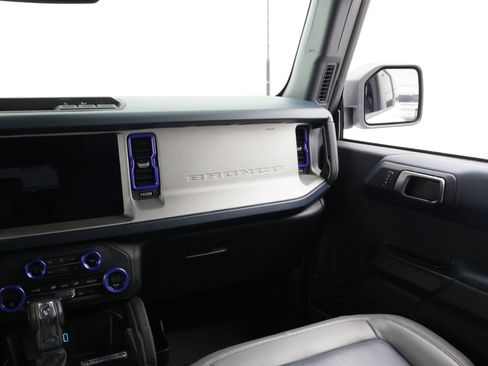 Used 2024 Ford Bronco Outer Banks AWD/4WD image 44