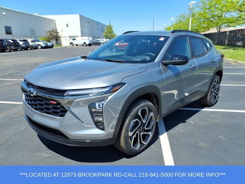 Used 2026 Chevrolet Trax RS FWD image 4
