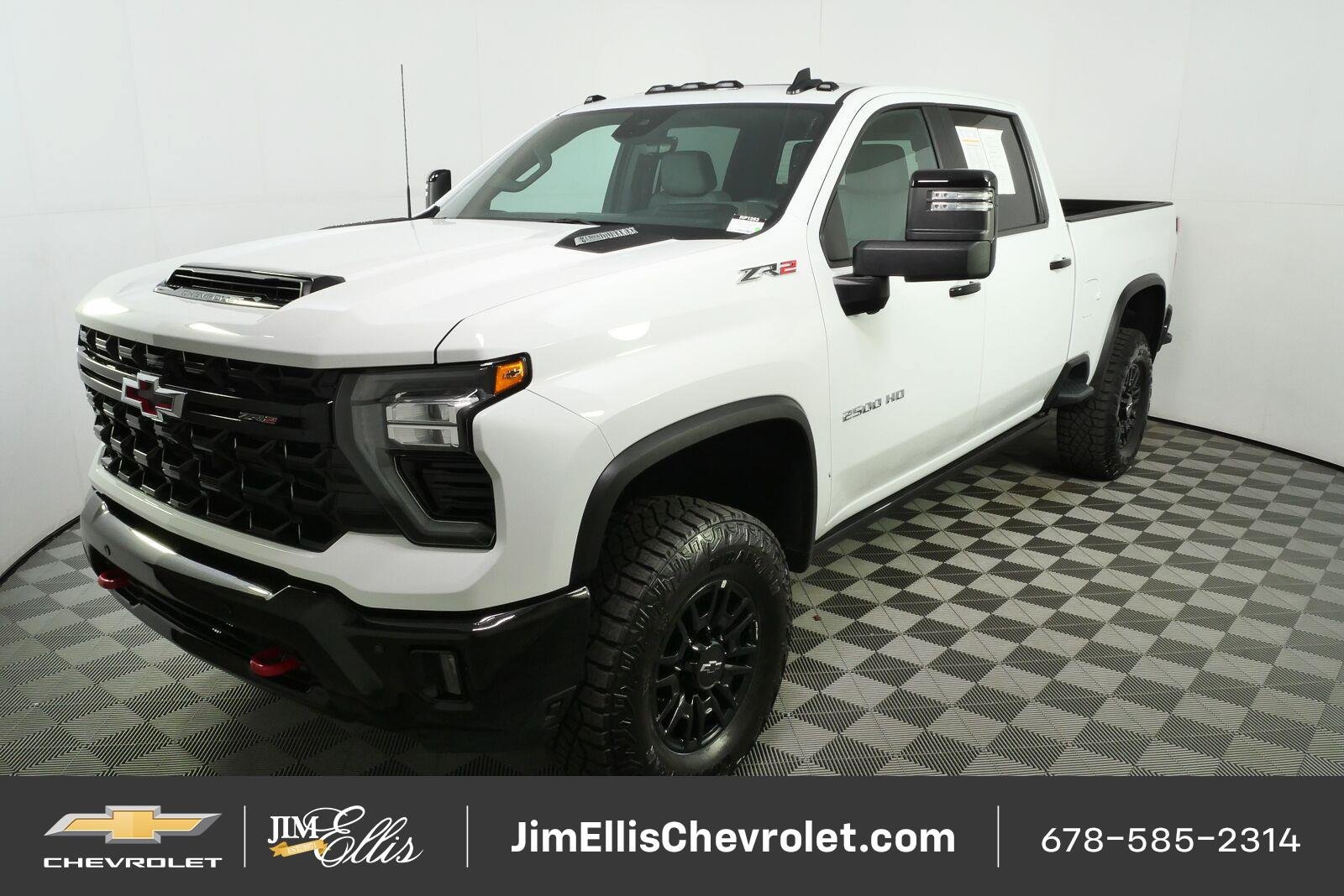 Used 2025 Chevrolet Silverado 2500 ZR2 w/ Technology Package AWD/4WD image 24