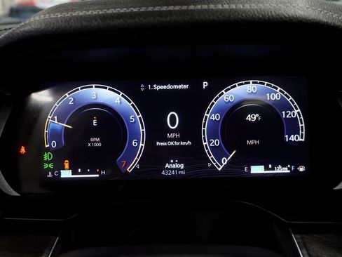 Used 2024 Jeep Grand Cherokee Limited w/ Luxury Tech Group II image 24