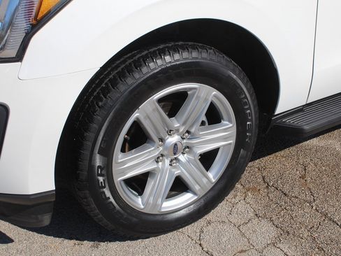 Used 2020 Ford Expedition XLT w/ Equipment Group 201A image 6