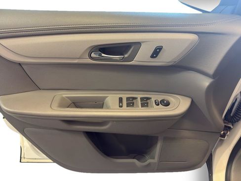 Used 2014 Chevrolet Traverse LS AWD/4WD image 15