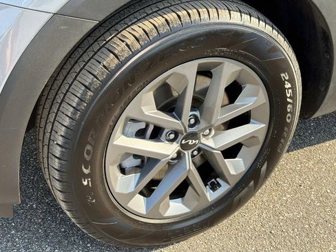 Used 2025 Kia Telluride LX image 9