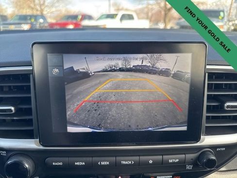 Used 2025 Hyundai Venue SE image 22