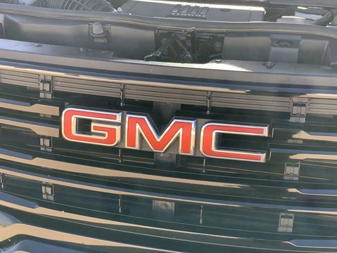 Certified 2022 GMC Acadia SLE w/ Driver Convenience Package FWD image 30
