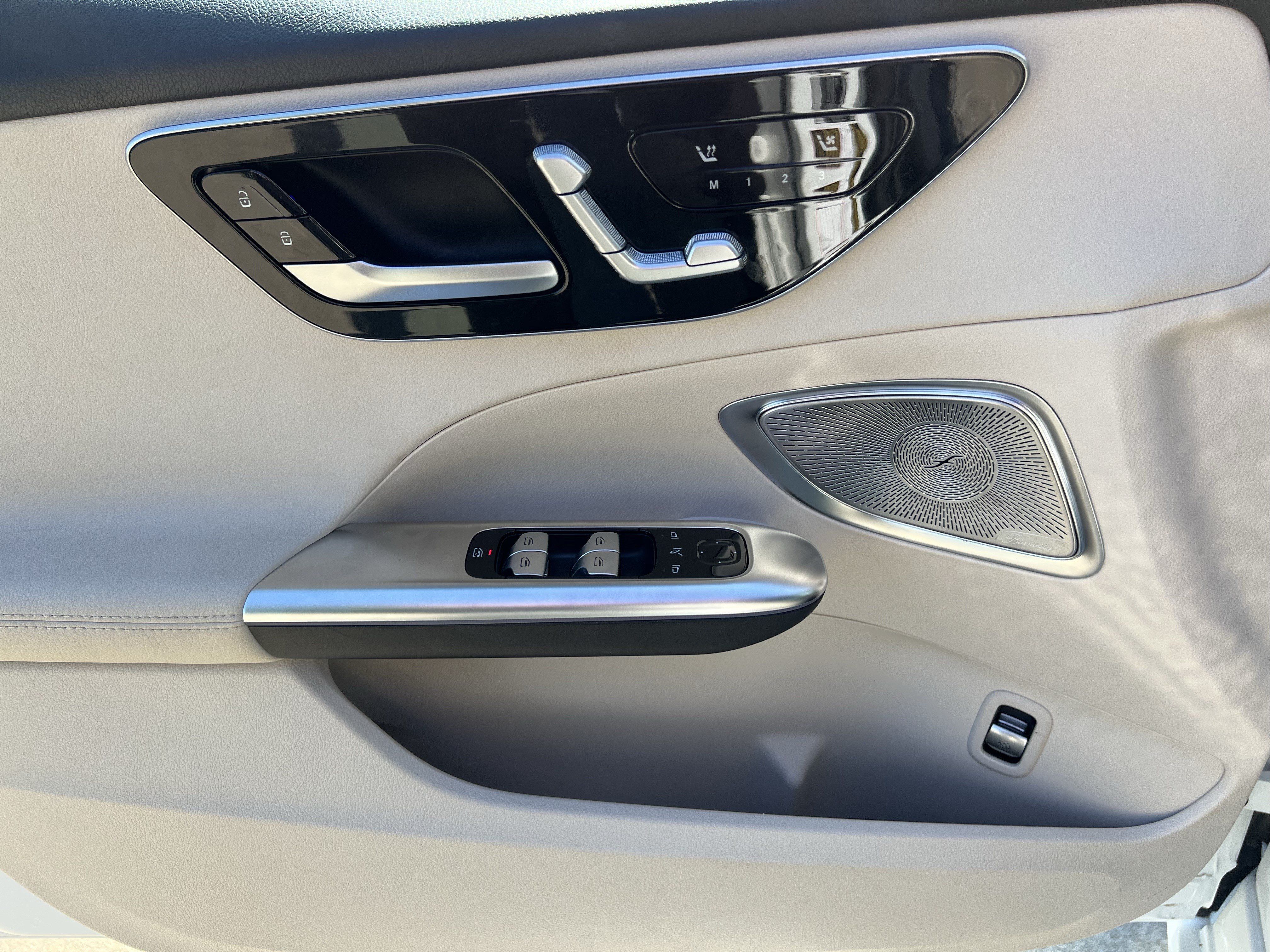 Used 2025 Mercedes-Benz C 300 Sedan image 14