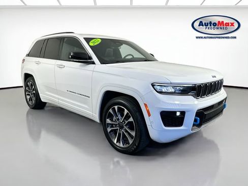 Used 2022 Jeep Grand Cherokee Overland w/ Luxury Tech Group IV AWD/4WD image 1