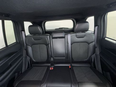 Used 2023 Jeep Grand Cherokee Altitude AWD/4WD image 24