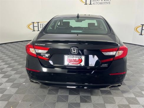 Used 2021 Honda Accord Touring image 4