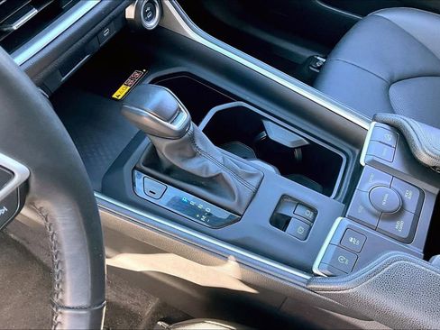 Used 2024 Toyota Grand Highlander XLE image 17