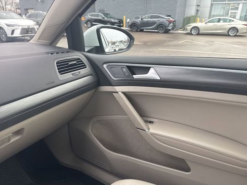 Used 2019 Volkswagen Golf SE w/ Driver Assistance Package image 20