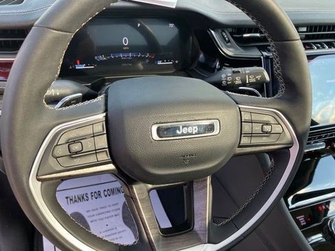 Certified 2023 Jeep Grand Cherokee Limited w/ Luxury Tech Group II AWD/4WD image 16