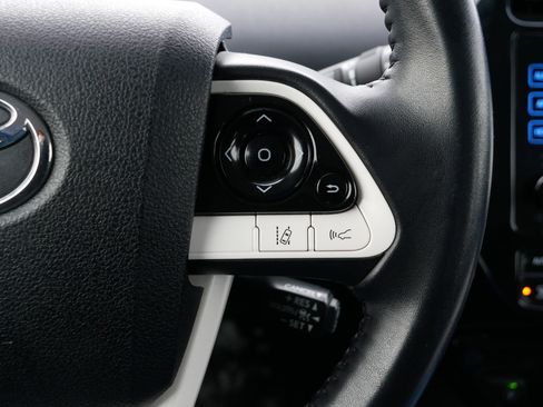 Used 2017 Toyota Prius Two image 30