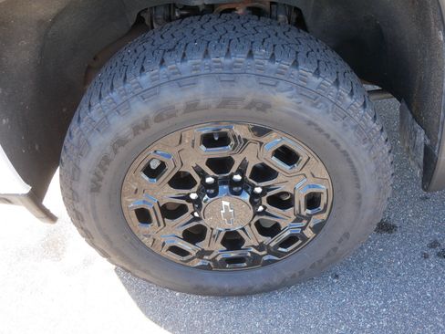 Used 2021 Chevrolet Silverado 2500 LTZ w/ LTZ Plus Package AWD/4WD image 16