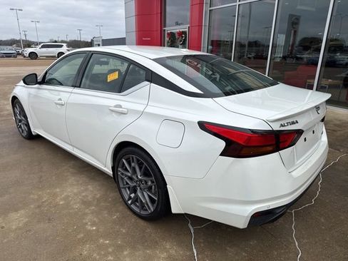 Certified 2024 Nissan Altima 2.0 SR image 9