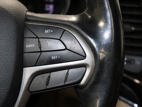 Used 2020 Jeep Grand Cherokee Limited w/ Luxury Group II image 36