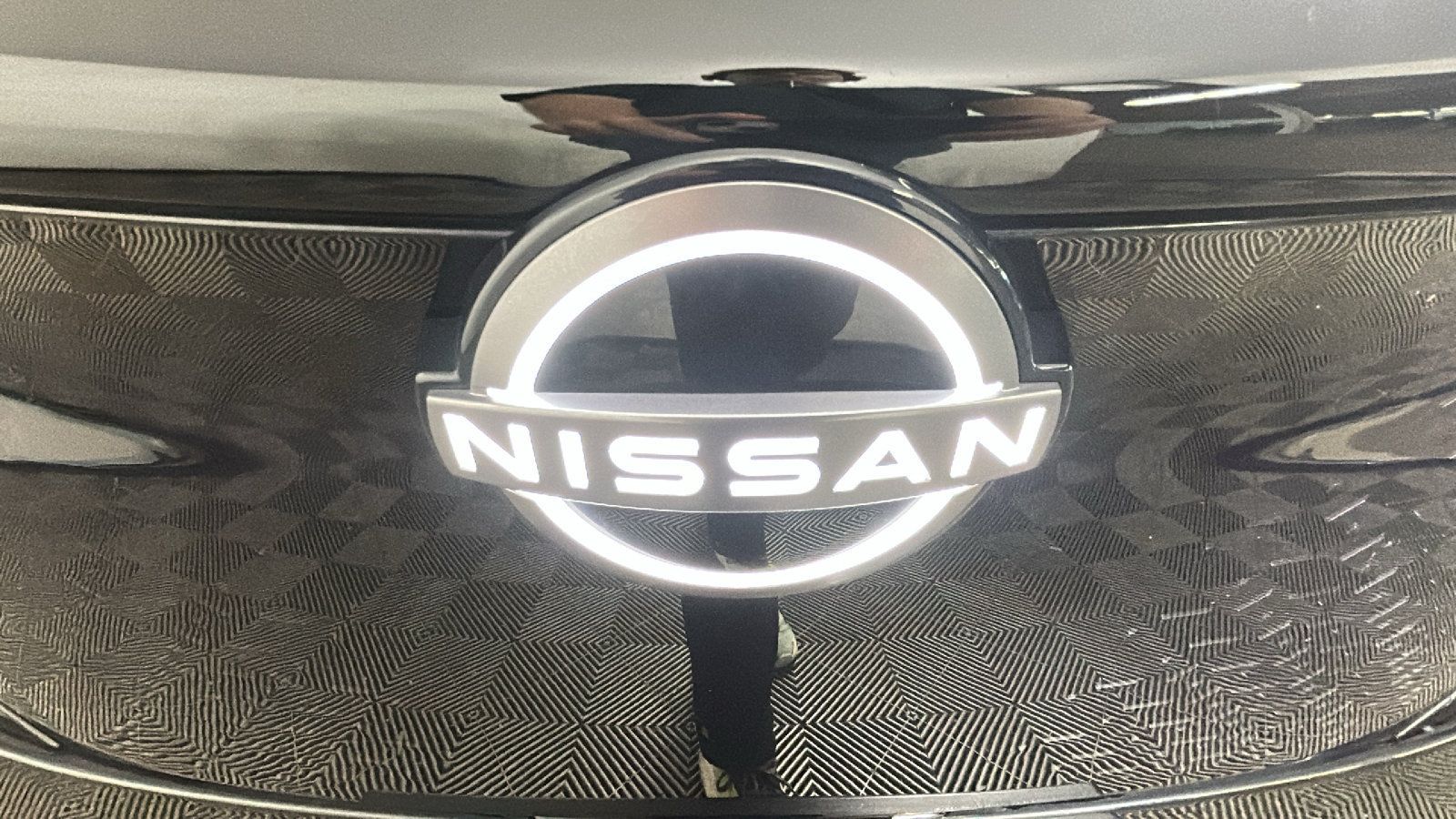 Used 2023 Nissan Ariya AWD image 9
