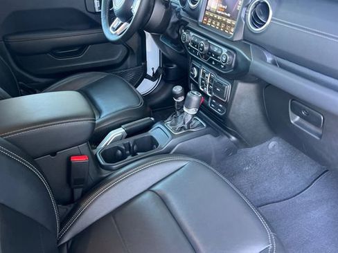 Used 2023 Jeep Wrangler Unlimited Sahara w/ Cold Weather Group AWD/4WD image 18