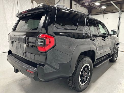 Used 2025 Toyota 4Runner TRD Off-Road image 7