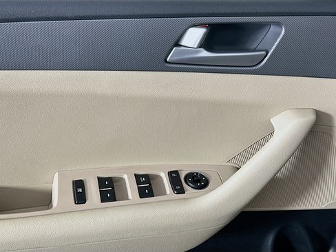 Used 2015 Hyundai Sonata SE image 15