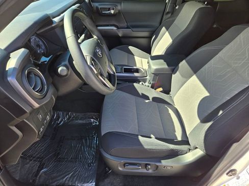 Used 2023 Toyota Tacoma TRD Off-Road image 10