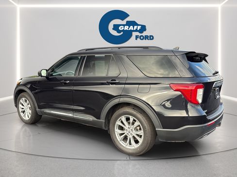 Used 2021 Ford Explorer XLT w/ Equipment Group 202A AWD/4WD image 10