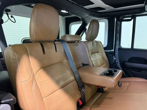 Used 2022 Jeep Wrangler Unlimited Sahara w/ Cold Weather Group AWD/4WD image 33