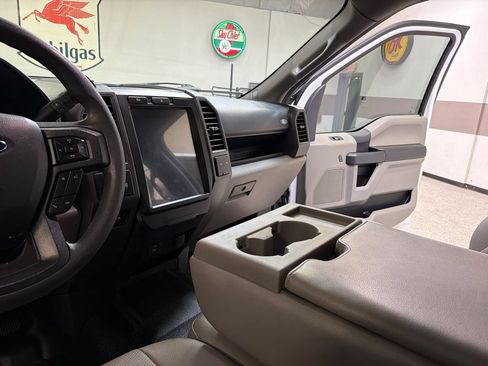 Used 2022 Ford F250 XL w/ STX Appearance Package RWD image 28