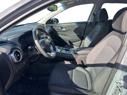 Used 2023 Hyundai Kona SE w/ Cargo Package image 9