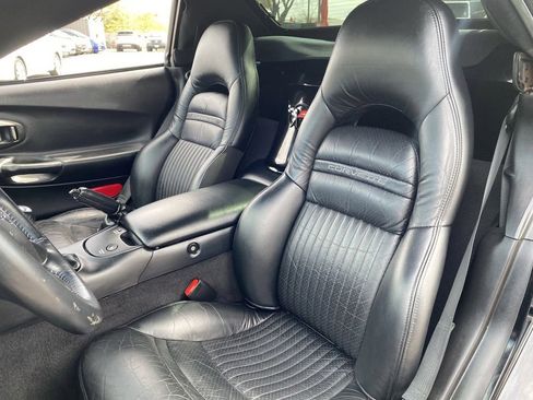 Used 2004 Chevrolet Corvette Convertible w/ Preferred Equipment Group image 18