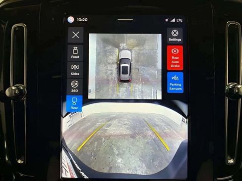 Used 2025 Volvo XC40 B5 Plus AWD/4WD image 51
