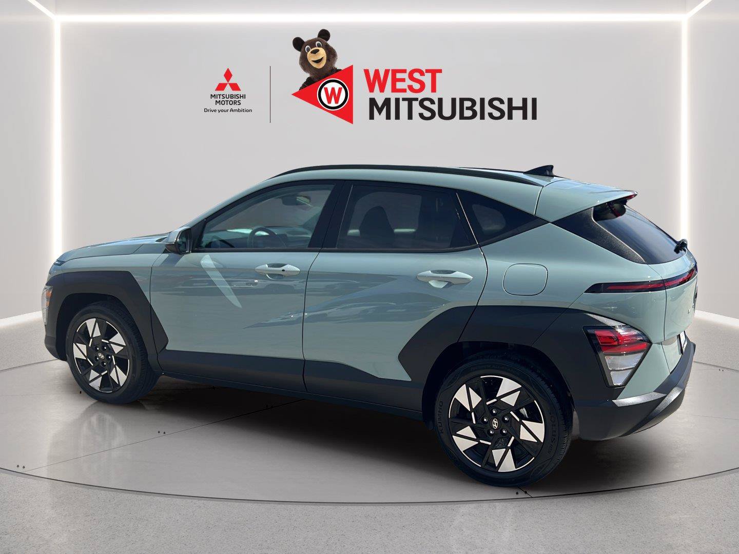 Used 2024 Hyundai Kona SEL FWD image 3