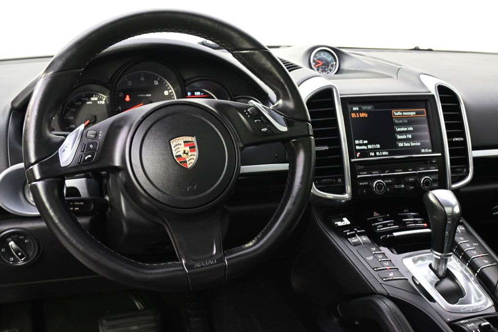 Used 2014 Porsche Cayenne Platinum Edition AWD/4WD image 12