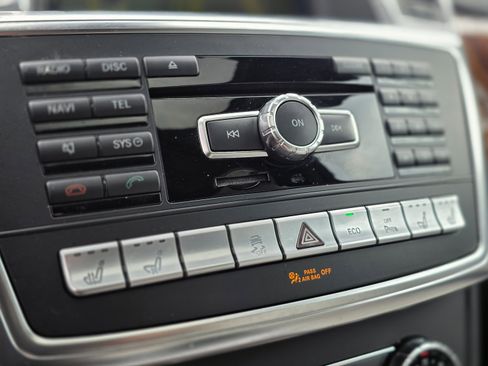 Used 2016 Mercedes-Benz GL 450 4MATIC image 34