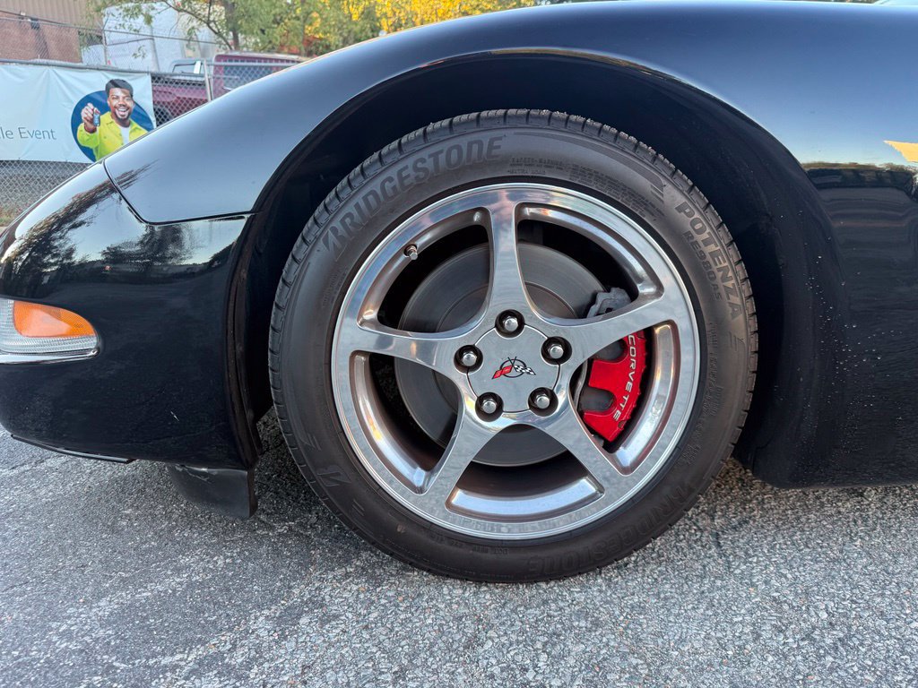 Used 2004 Chevrolet Corvette Coupe RWD image 41