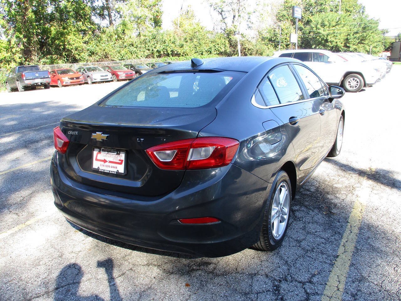 Used 2017 Chevrolet Cruze LT FWD image 3