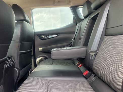 Certified 2022 Nissan Rogue Sport SV w/ Technology Package image 35